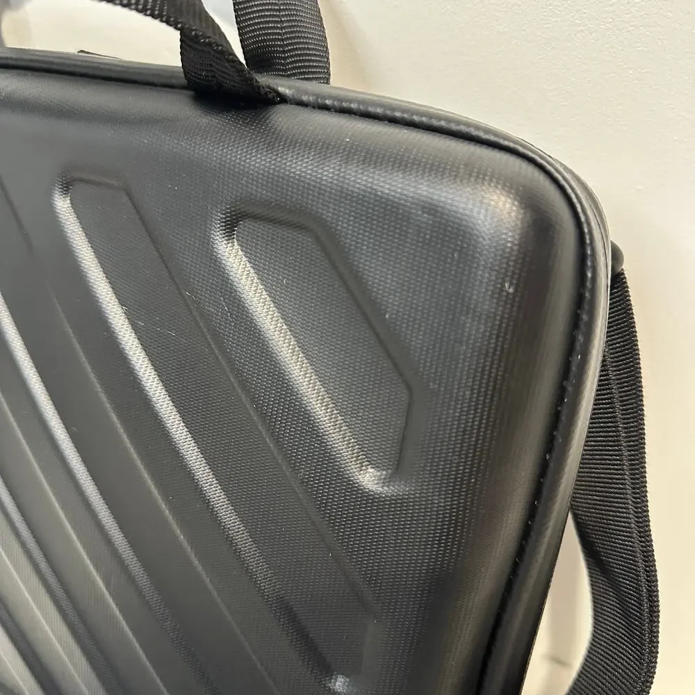 Thule Laptop Case Gauntlet Attache Hard Shell Black Fits Up to 14” MacBook Pro - Picture 5 of 16